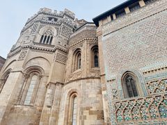 -皮拉尔圣母圣殿主教座堂