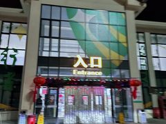 -窦店服务区-停车场