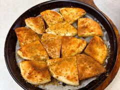 料理烤特色火烧-老东镇啤酒屋海鲜加工·蒸汽海鲜·海鲜烧烤(台东店)