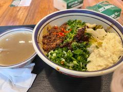 -云阿蛮云南生烫牛肉米线(奉贤路店)