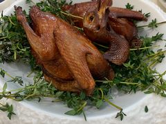 龙井茶香妙龄乳鸽-蔡澜点心·粤菜(月星环球港店)