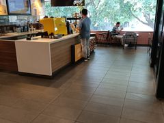 自助取餐区-麦当劳(东方时代广场分店)