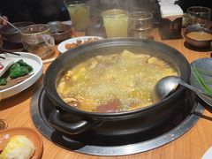 -一朵菌·野生菌探索家火锅(南亚店)