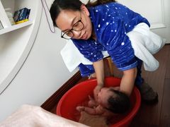 -爱贝尔高端月嫂(母婴护理)