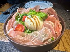 布拉塔配火腿-IL TEATRO 精品意大利餐厅
