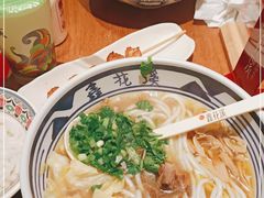 -鑫花溪牛肉米粉(东环大润发店)