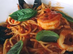 -ROAST coffee & eatery