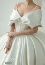 -Lady  Jane高端婚纱礼服馆