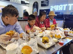-TRIPS BURGER(大钟寺店)