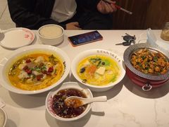 -渝是乎酸菜鱼(龙旗购物中心店)