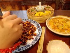 -黄桷树曹家私房菜(江与城店)