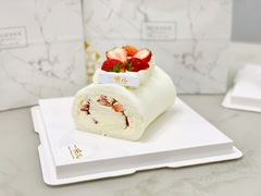 草莓半卷-一块儿·蛋糕定制店(吴兴店)