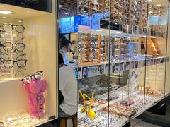 -三叶眼镜城批发市场(上海火车站店)