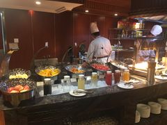 自助取餐区-汇泉王朝大饭店-旋转餐厅(南海路店)