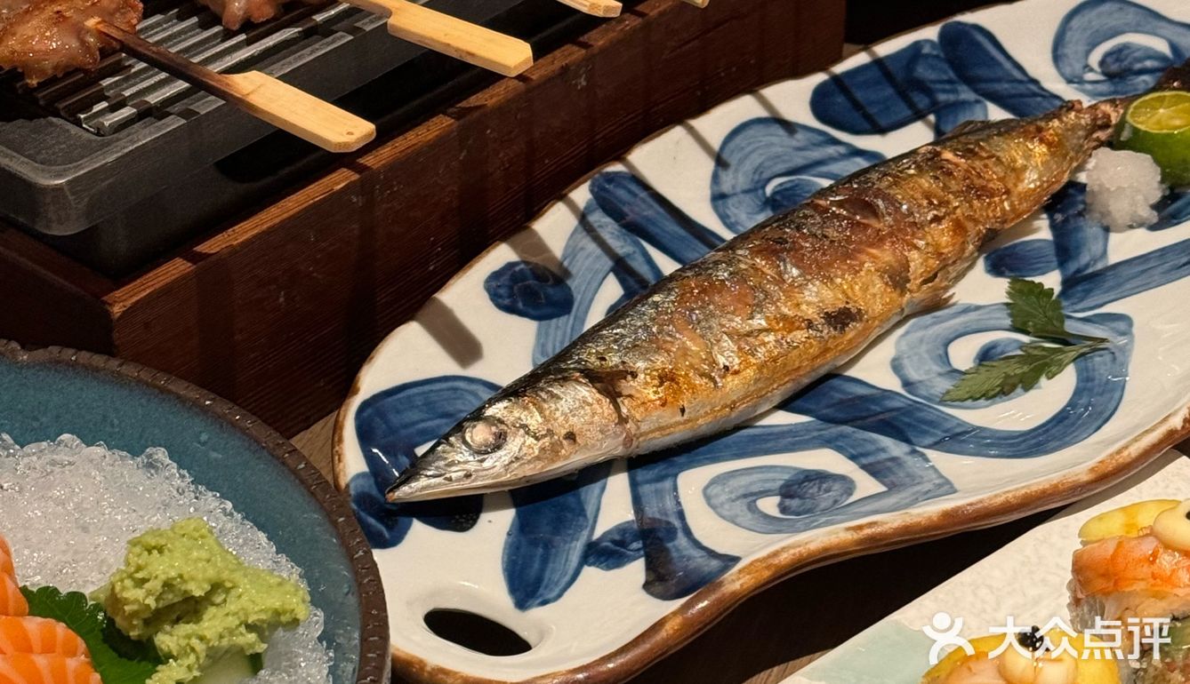 这一口鹅肝芒果寿司实在太美味惹🍣山葵家💛