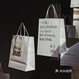小亚：周末陪我去看一个展吧。导哥：… …