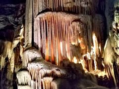 -波斯托伊纳溶洞