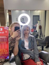 -V8潮牌·接发烫染连锁