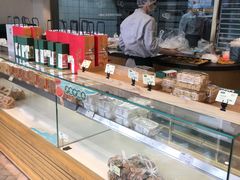 面包甜点陈列柜-泸溪河桃酥(江宁万居汇店)