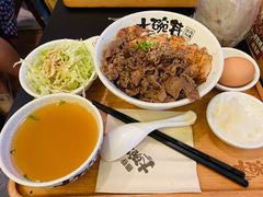 大碗过瘾双拼-熊吞·大碗丼烧肉饭(济宁万达广场店)