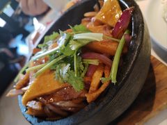石锅千叶豆腐-华馨园北京烤鸭(丽水店)