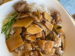 香菇滑鸡腿肉饭-罐罐打卤饭(一枝园店)