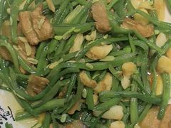-东口码头·烧鸽子·鱼头泡饼·地方菜(金鹰悦城店)
