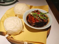 酒酿馒头配扣肉-卯时·龙光雅宴·精致锡帮菜(惠山古镇店)