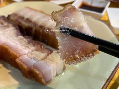 脆皮烧肉-烧鹅妹饭店