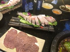 -茅草房·河畔园林火锅