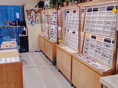 -视野联行眼镜·蔡司授权店(长白万象汇店)