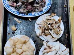 -东巴谷野生菌火锅餐厅