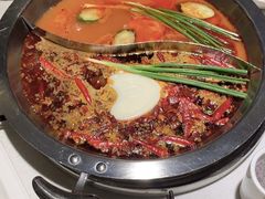-茅草房·河畔园林火锅