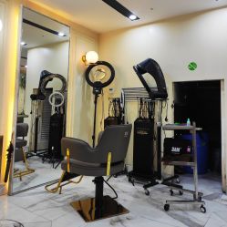 -3AM HAIR SALON染发接发
