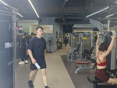 -超鹿运动(五四路恒力城店)