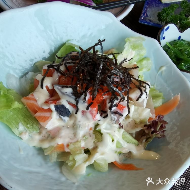 店里的服务员人很热情，服务也很周到，环境也不错