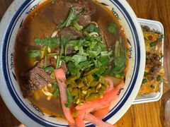 -牛师傅牛肉面(尚隆路店)