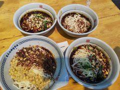 小面-呼啦面馆·头牌豌杂面(爱琴海店)