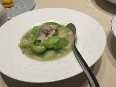原汤蛤蜊煮广东胜瓜-皇朝会.经典传统粤菜(外滩店)