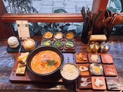 -银米·云南传统过桥米线(双廊黑金冠店)