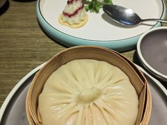 蟹黄吸管汤包-隆喜元鱼汤包·海鲜(中联广场店)