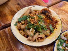 -拈签一笑黄牛肉辣卤串串
