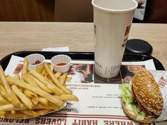 -The Habit Burger Grill 哈比特汉堡(爱琴海店)