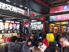 等位区-八一好吃街·高品美食广场