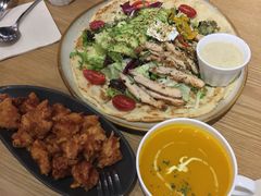 照烧鸡肉配牛油果拉法沙拉-HELLO 27 意面·沙拉·帕尼尼