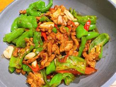 宣威小炒肉-老滇山寨•云南特色菜•地方菜•民族风情歌舞表演(金碧店)