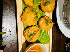 -Chom Cafe and Restaurant
