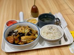 麻辣香香盖浇饭-轻蔬不用等·素食(江苏路店)