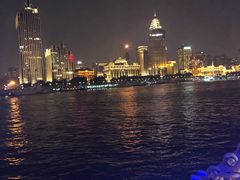 -黄浦江游览十六铺3号码头网红自助餐