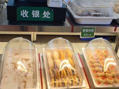 面包甜点陈列柜-紫光园清真北京小吃(正阳大街店)